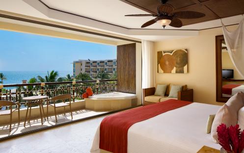 Dreams Riviera Cancun Resort & Spa-Preferred-Club-Ocean-View-&-Pool-Front-2_15504
